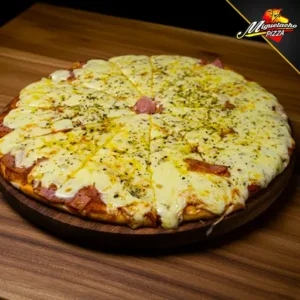 Pizza sencilla de jamón y queso