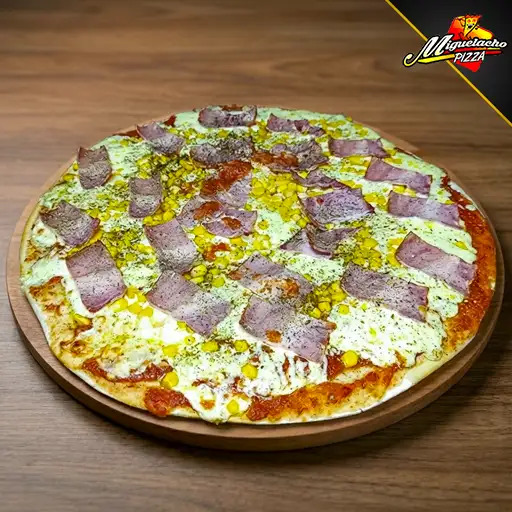 Pizza de Choclo, Tocino y Queso Mozzarella