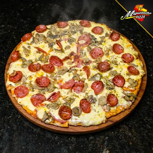 16 Champiñones Pizza de Pollo con Champiñones y Queso