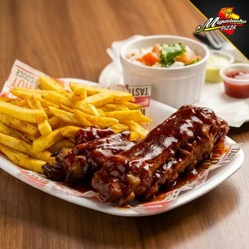 Costillas en Salsa BB 01 Costillas en salsa BBQ pon ensalada y papas fritas