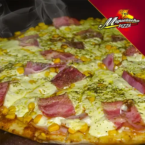 Pizza de Choclo, Jamón y Queso Mozzarella