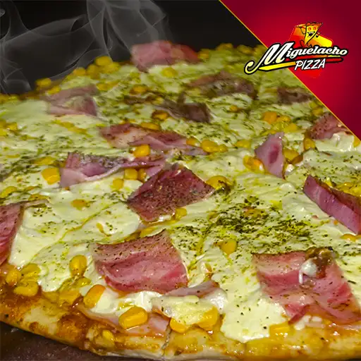 Pizza de Choclo, Jamón y Queso Pizza de Choclo, Jamón y Queso Mozzarella