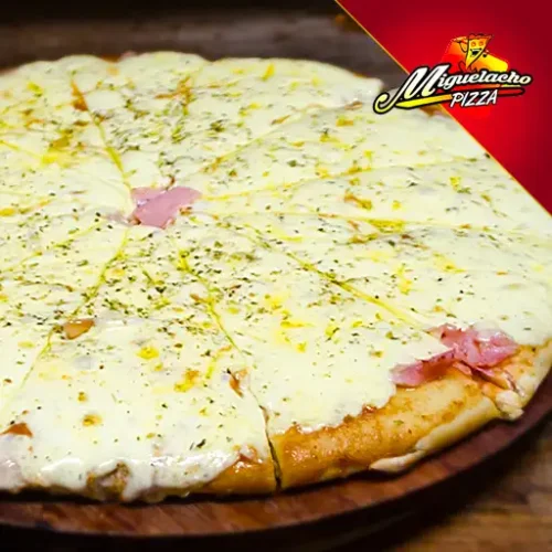 Pizza sencilla de jamón y queso